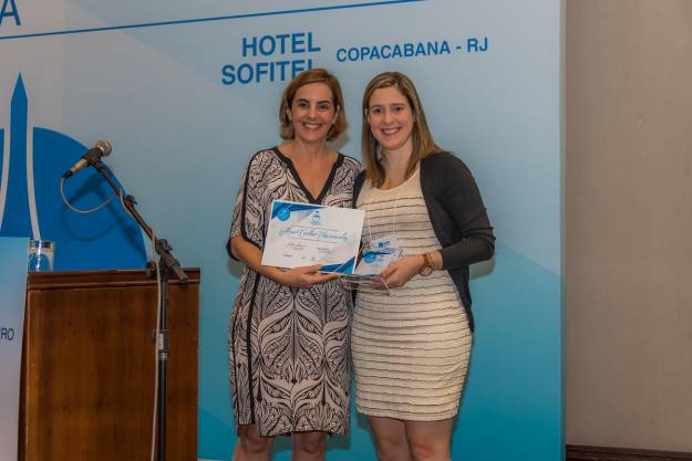 Ana Cec&iacute;lia Vasconcelos e Gabriel Pereira conquistaram o segundo lugar da Gincana Virtual da Oncologia