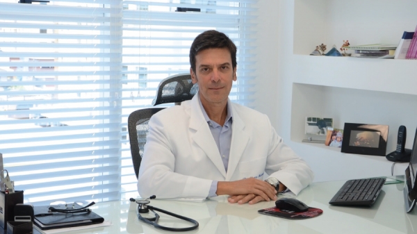 Dr. &Aacute;lvaro Machado, do Rio Grande do Sul, diretor da SBOC